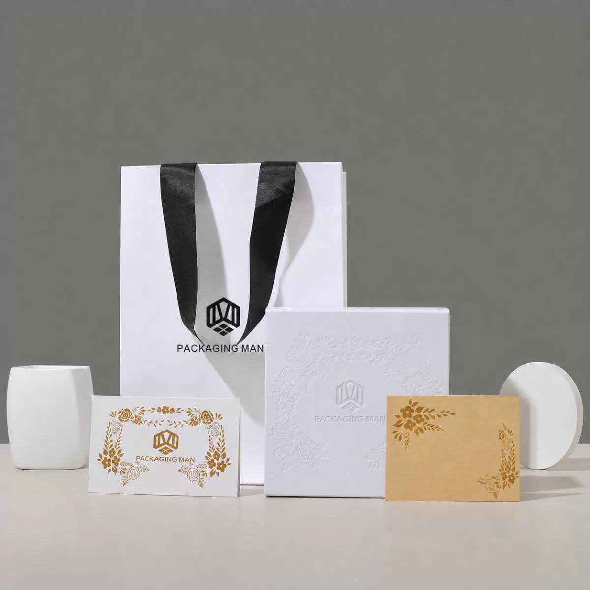 Custom White Gift Box Packaging Set