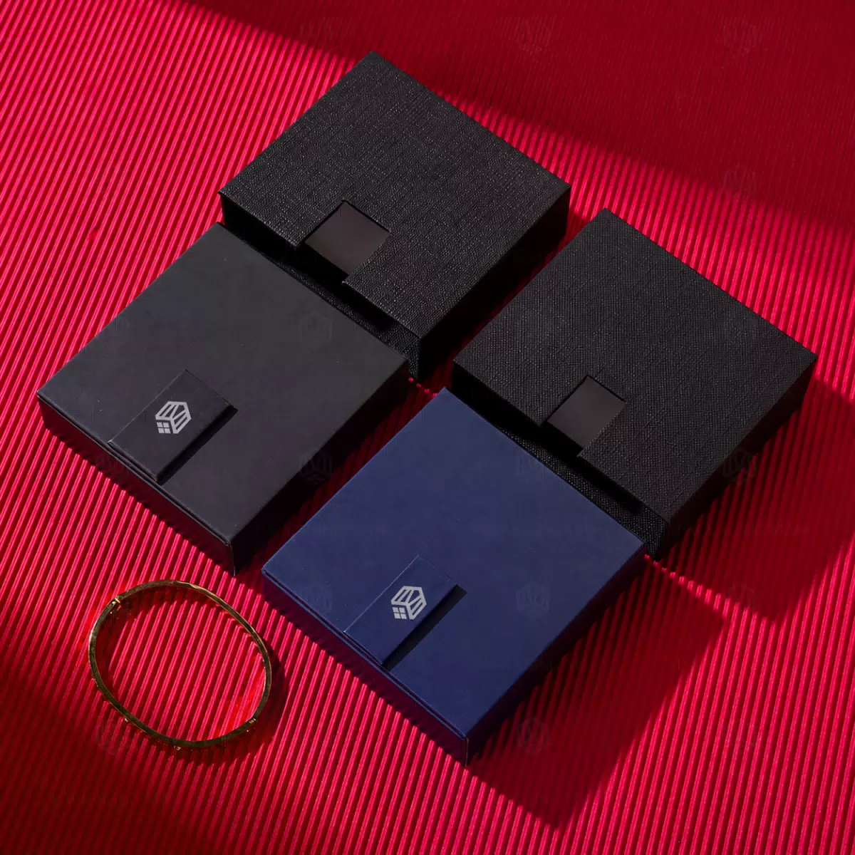Black and blue textured gift box set