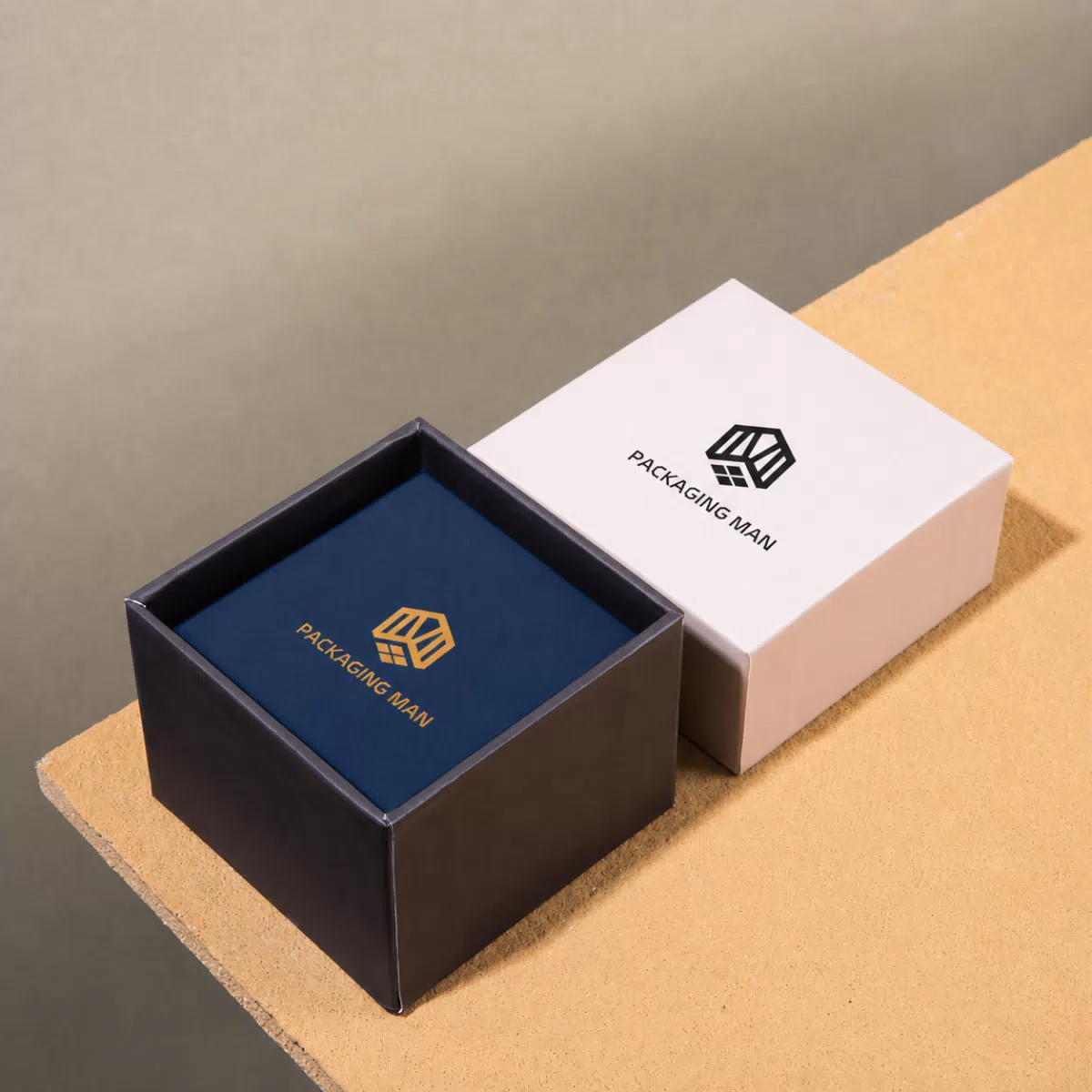Open rigid gift box with inner tray