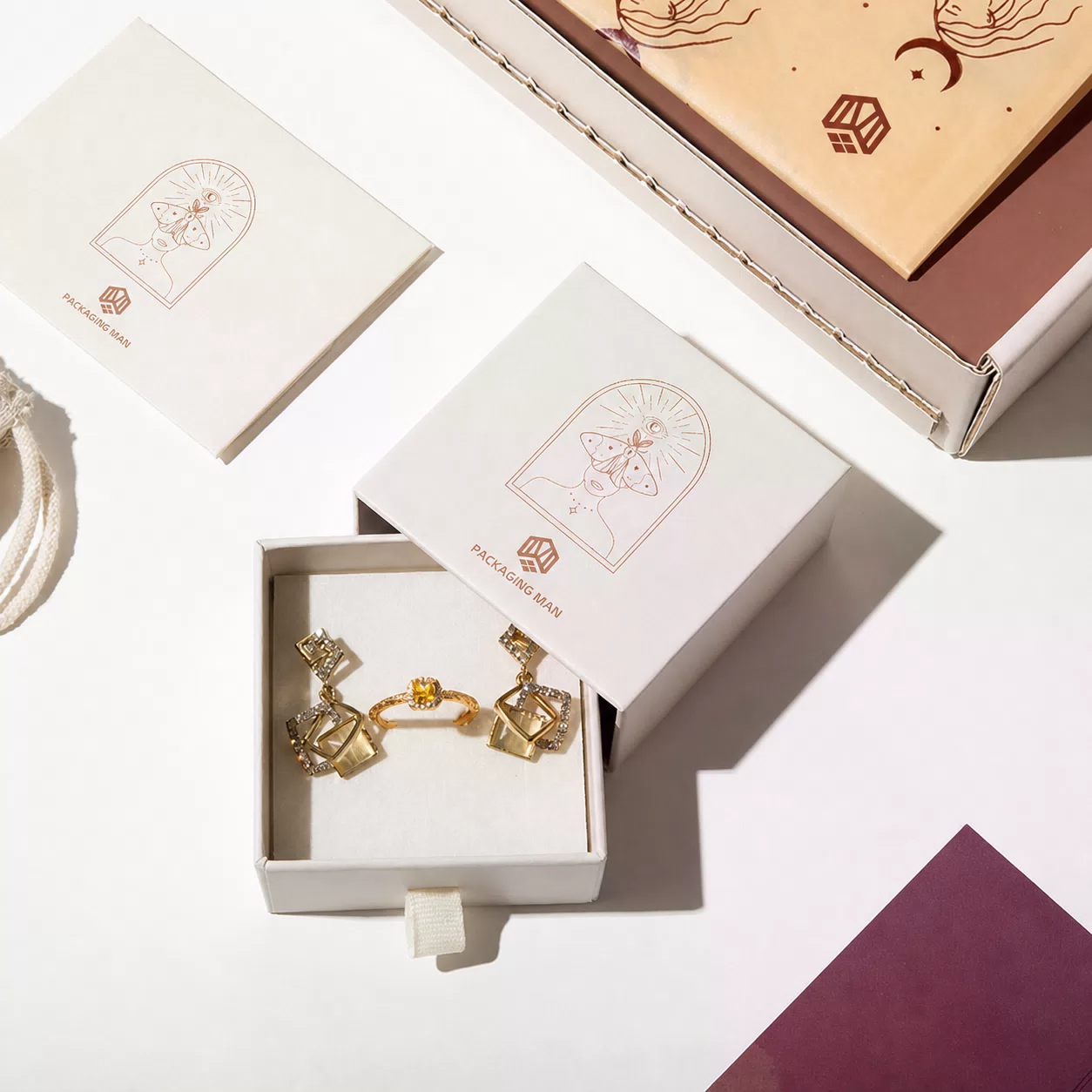 Open cream drawer box with ring