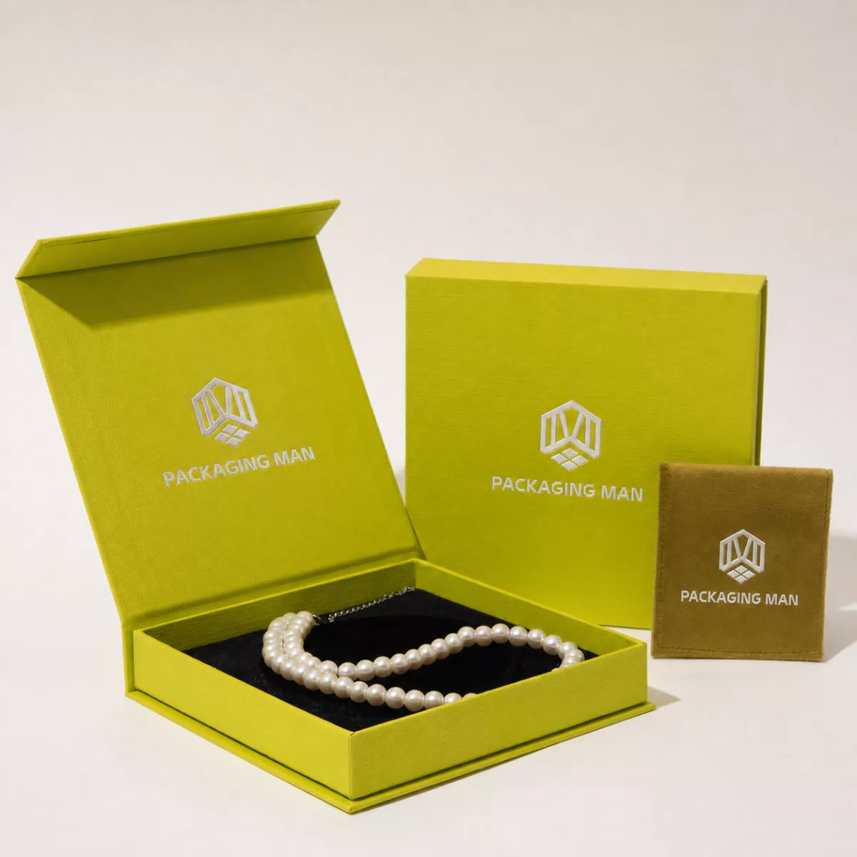 Green rigid gift box set with pouch